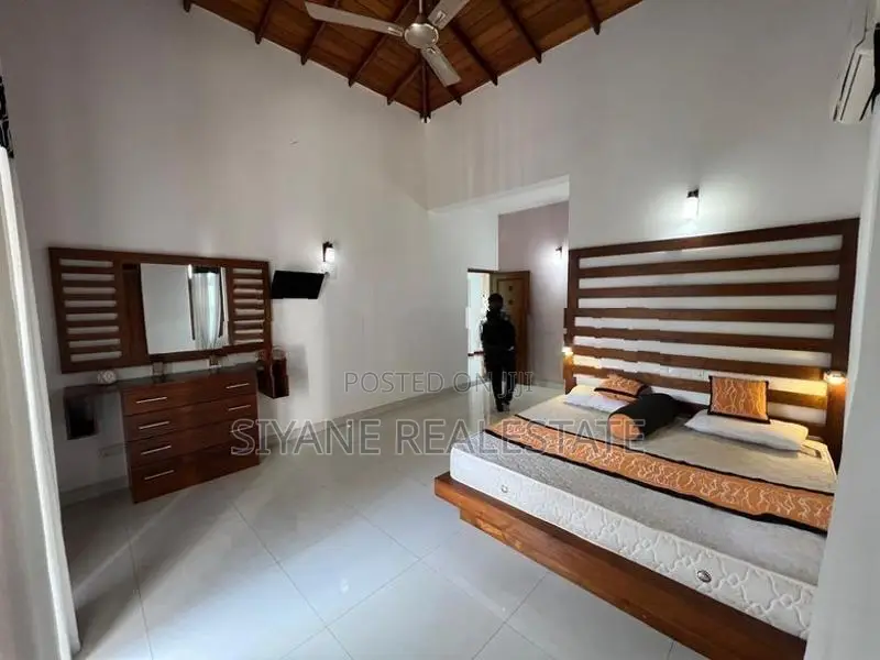 Luxury House Sale in Thalawathugoda