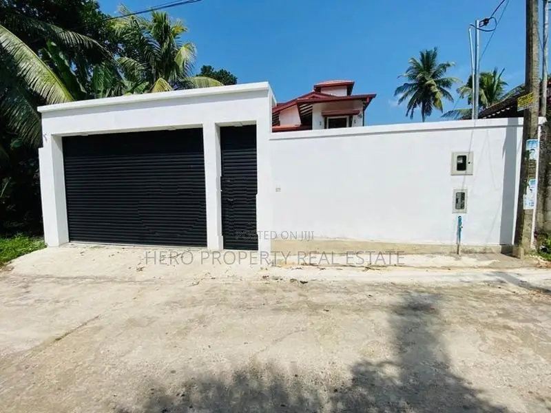 Modern Luxury House for Sale in Athurugiriya 🏠