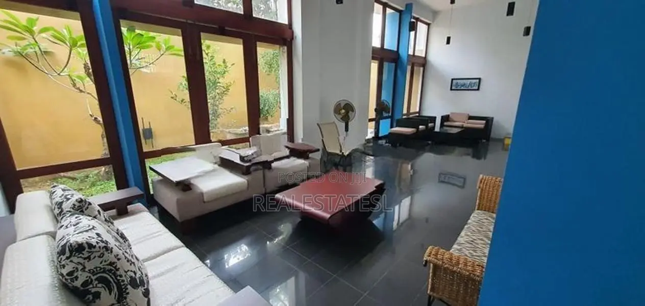 Modern 5-Bedroom House for Rent – Saranankara Road