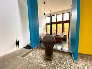 Modern 5-Bedroom House for Rent – Saranankara Road