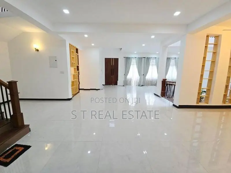 Newly Build Luxury 3 Storey House for Sale in Thalawathugoda