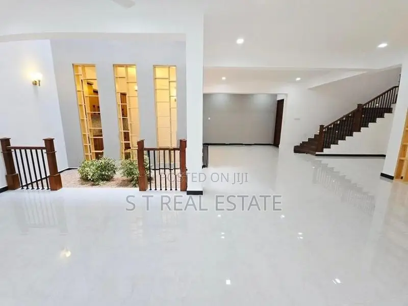 Newly Build Luxury 3 Storey House for Sale in Thalawathugoda