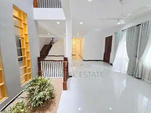 Newly Build Luxury 3 Storey House for Sale in Thalawathugoda