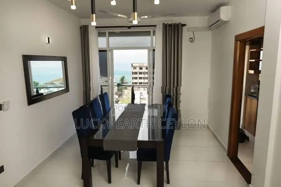 Mount Lavinia Furnished Long/Short Term Apartment for Rent (LEC270)