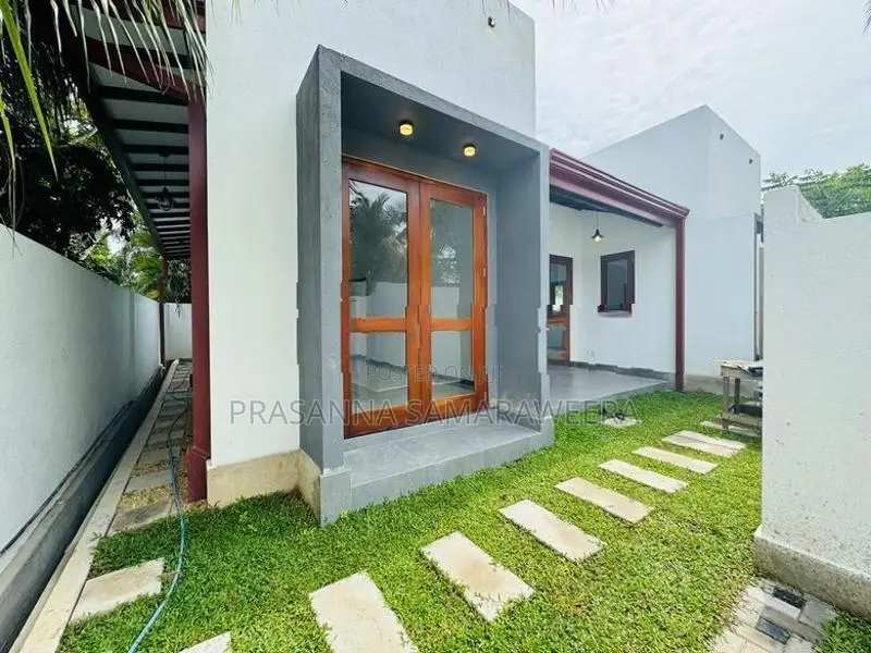සුඛෝපභෝගී අලංකාර අති නවීනතම නිවස විකිණීමට piliyandala