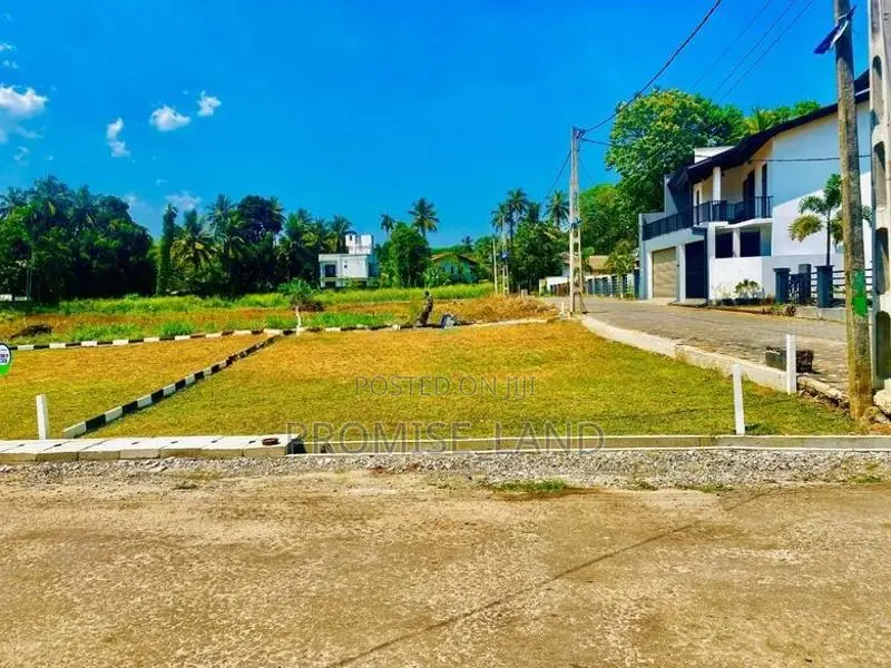 Athurugiriya Prestige Land Plots L22