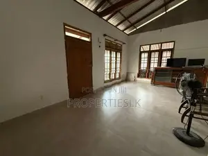 Athurugiriya Prime Location Luxury House For Sale
