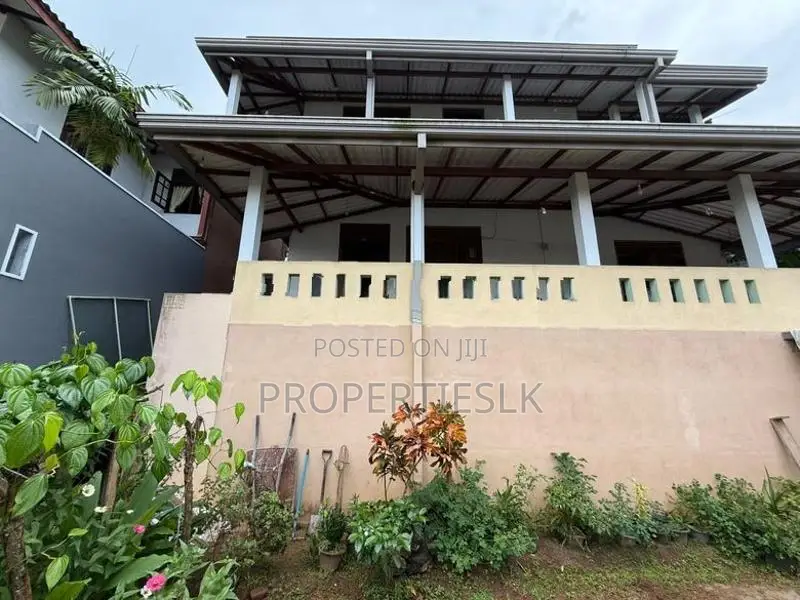 Athurugiriya Prime Location Luxury House For Sale