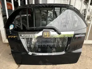 Honda Fit GP1 Dicky Door