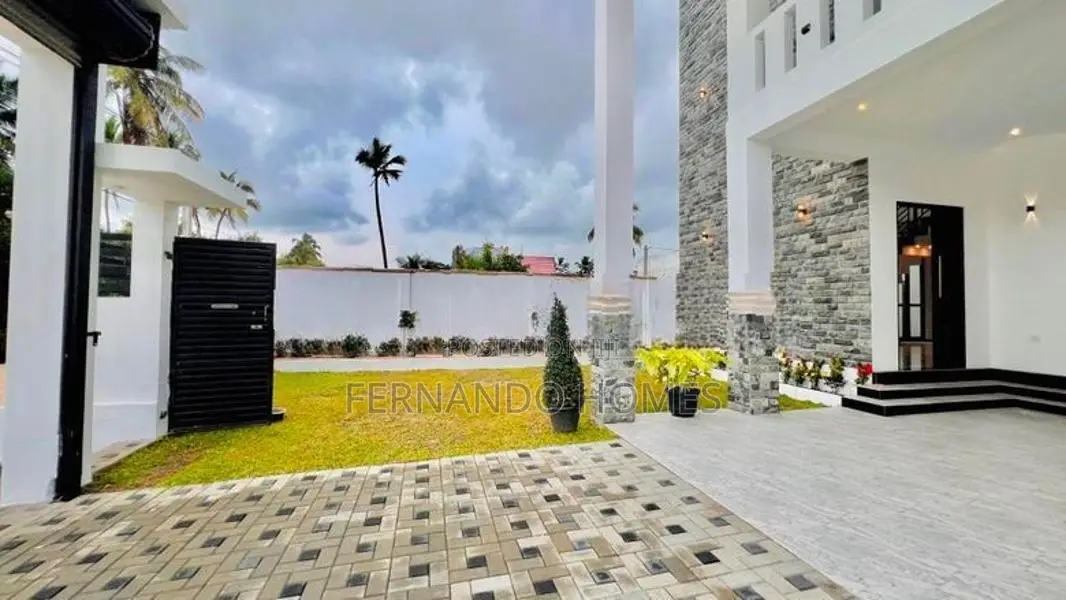 3 Storied Modern Design 4 Bed Rooms Luxury House For Sale Negombo