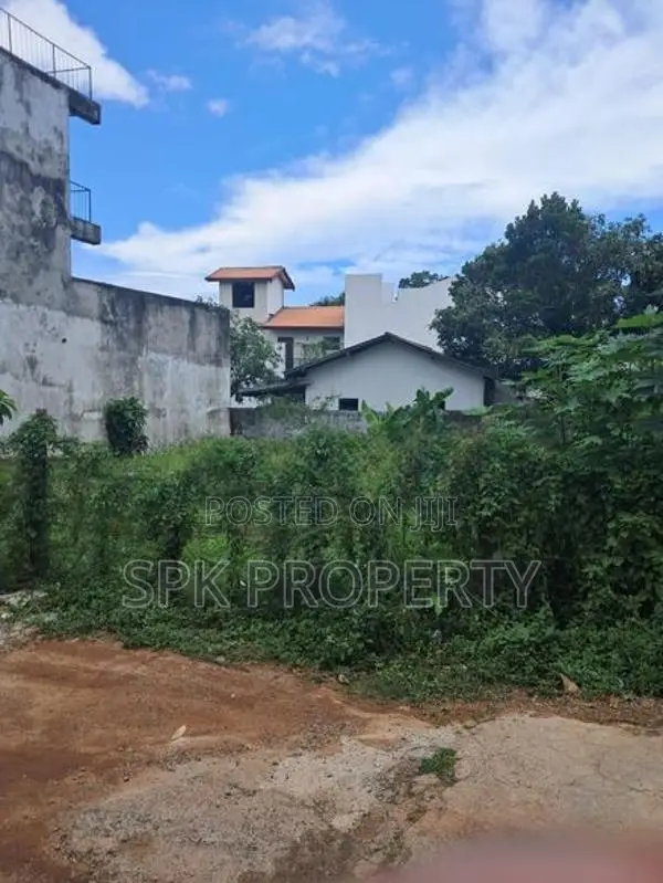 Land for Sale in Pitakotte