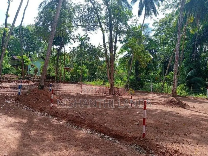 Land for Sale in Mirigama