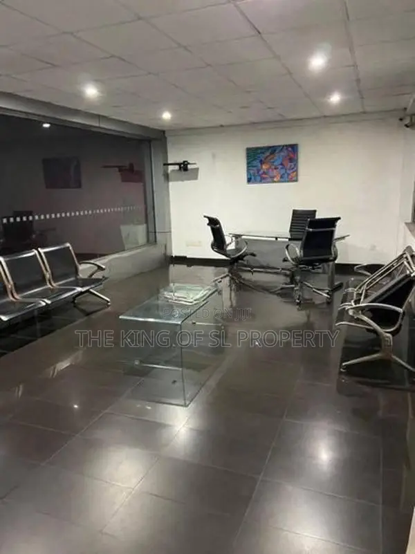 Building for sale in Kelaniya