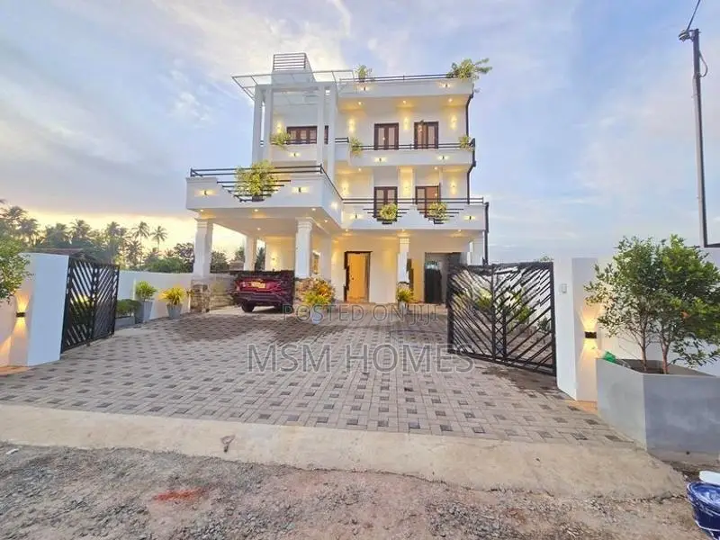 Beautiful All Complete Brand New Apartment House For Sale in Negombo