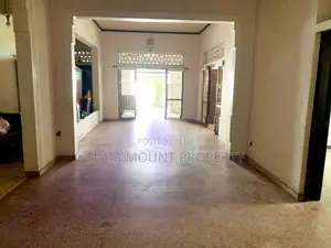 Land for sale with an old house in Mount lavinia