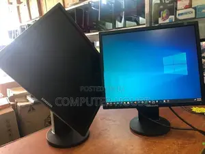 19’’ Square Monitor