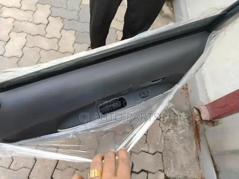 Toyota Ist NCP60 Door Set witg Side Mirrors