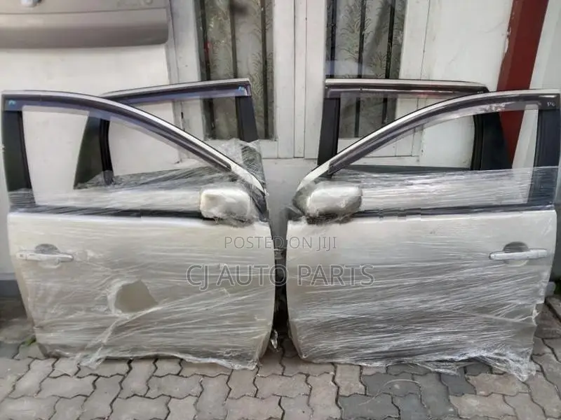 Toyota Ist NCP60 Door Set witg Side Mirrors