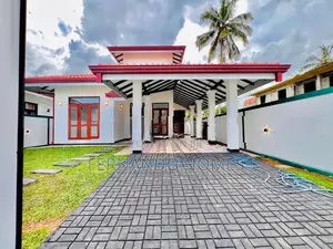 Clear Deeds Best Condition 3 Br New House for Sale in Negombo