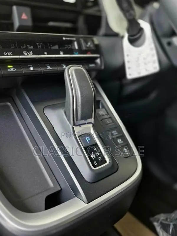Toyota Voxy SZ Hybrid 2024
