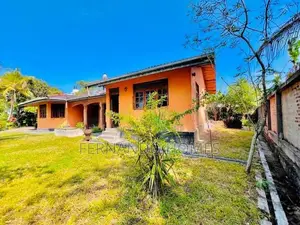 60 Perches Land With Bungalow For Sale In Negombo Katuwapitiya
