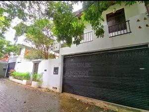 Spacious 5 Bedrooms Luxury House for Sale in Nugegoda Prim Location