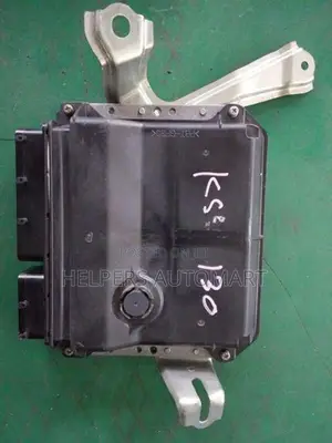 Toyota Vitz KSP130 ECU ( U4 )