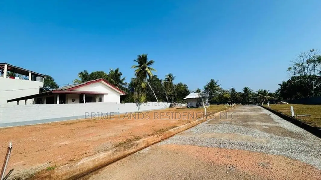 Valuable Land for sale in Godagama