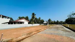 Valuable Land for sale in Godagama