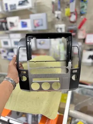 Navara 9 Inch Android Panel