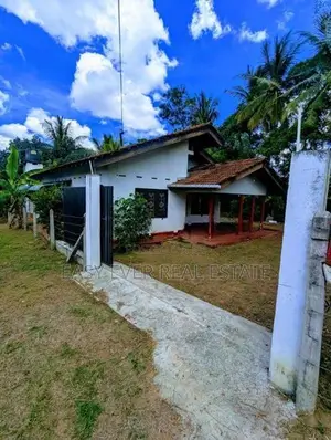 පර්චස් 20 ඉඩමක් අතුරුගිරිය