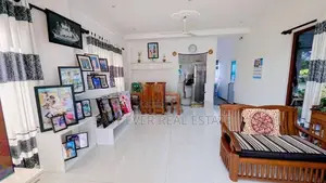 Luxury House for Sale in Delgoda