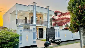 පර්. 15ක තෙමහල් කාමර 5ක නිවස විකිණීමට මීගමුව