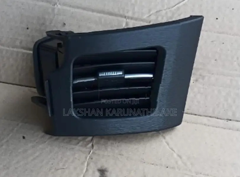 Prius ZVW30 AC cowling G Touring