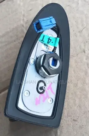 Prius ZVW30 Antenna