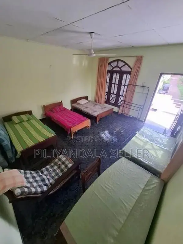 Spacious 1st Floor Boarding Room for Rent in Piliyandala