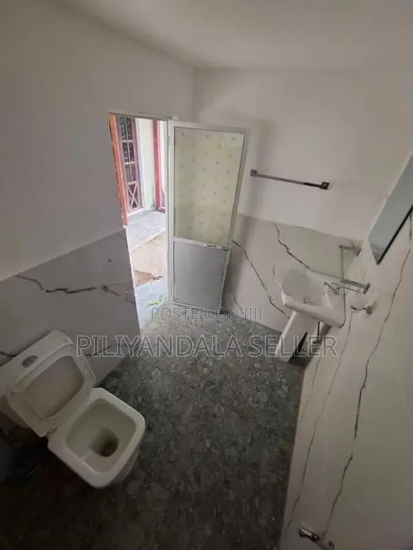Spacious 1st Floor Boarding Room for Rent in Piliyandala