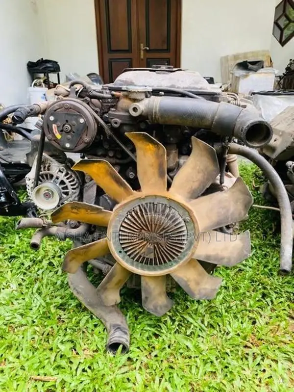 Mitsubishi 4 M51 Engine with Gear Box