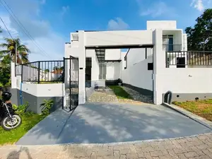 With Furniture 2-Storey House for Sale – Athurugiriya
