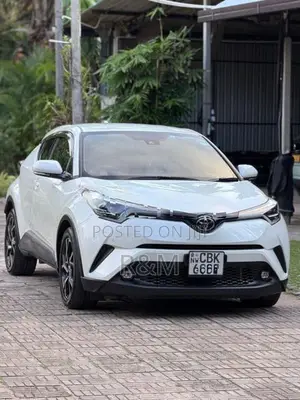 Toyota CHR NGX 10 2019