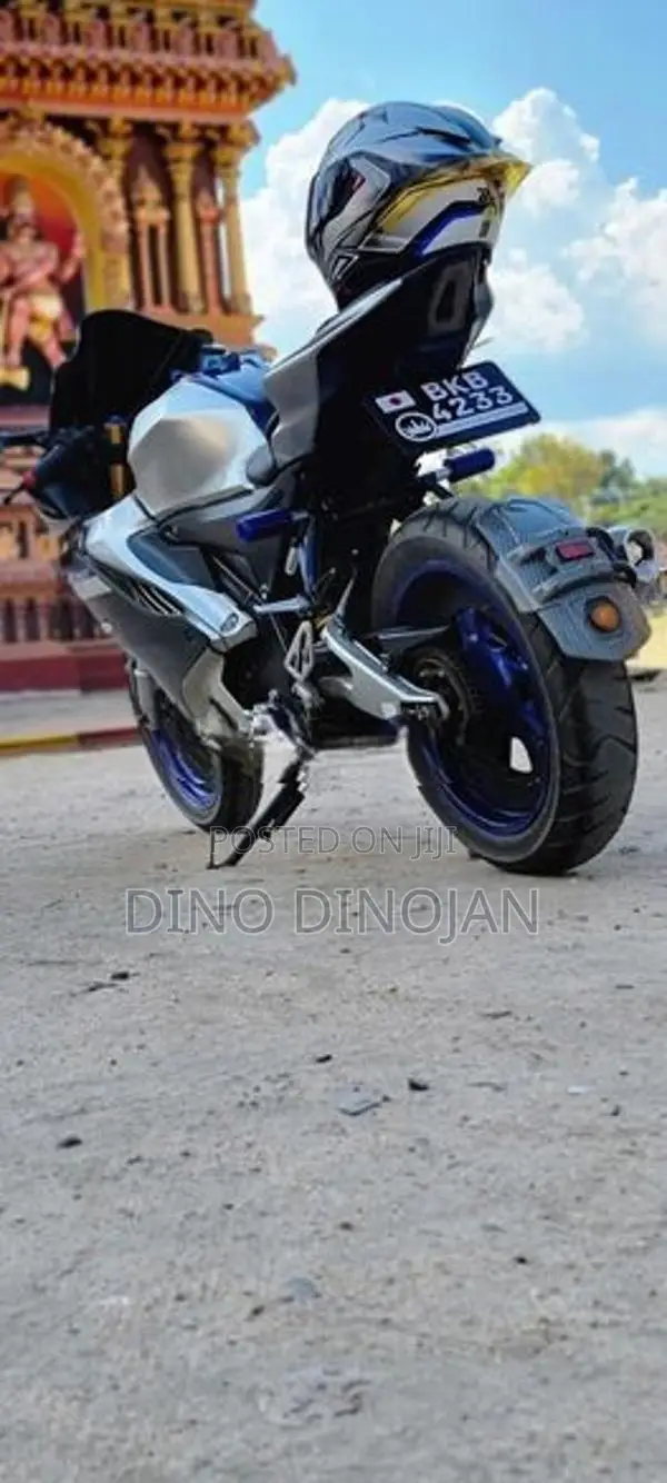 Yamaha R15 M Series 2015
