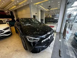 Mercedes Benz GLA 180 AMG Line 2023
