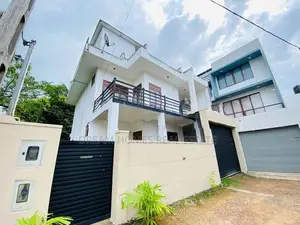 Modern 4-Bedroom House for Sale – Athurugiriya