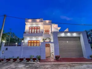 Luxury Box type elegant look 3 sored house sale negombo