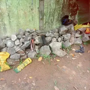වත්තල මාබොලෙන් කුඩා ඉඩම්