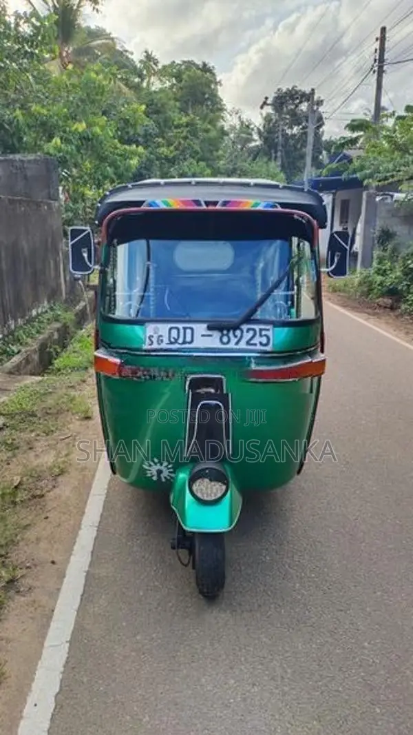 Bajaj RE 4 Stroke 2011