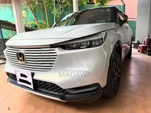 Honda Vezel Z Play Gold Moonroof 2023