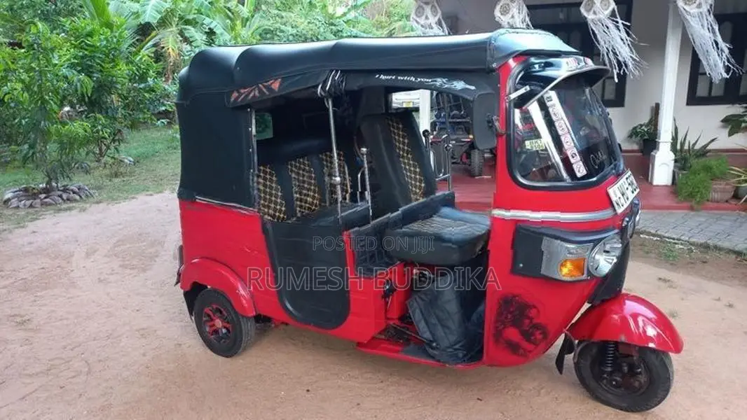 Bajaj RE 2011