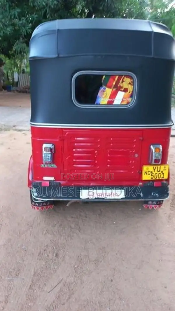 Bajaj RE 2011