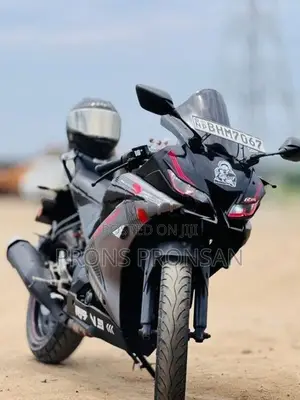 Yamaha R15 2017